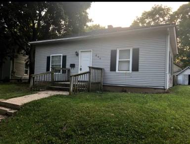 Main picture of 834 Oak St