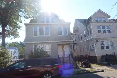 Main picture of 166-168 Columbia Ave