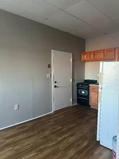 Main picture of 201 W 4th St