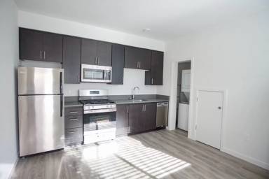 Main picture of 7025 N Mohawk Ave