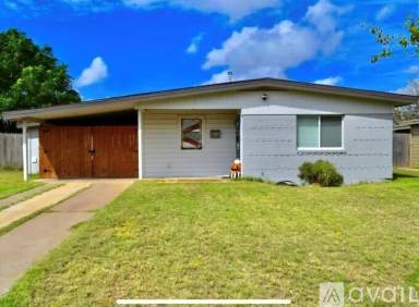 Main picture of 403 E 48th St