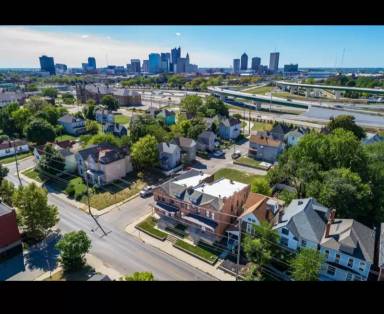 Main picture of 387 Saint Clair Ave