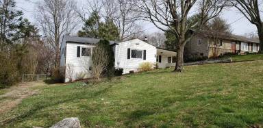 Main picture of 2704 Redbud St