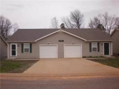 Main picture of 109 Maureen Dr