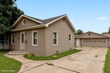 Main picture of 1463 E 21st St