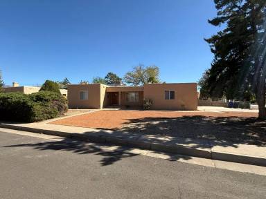 Main picture of 4902 Southern Ave SE