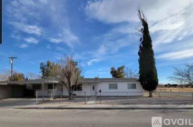 Main picture of 915 Branson Ave