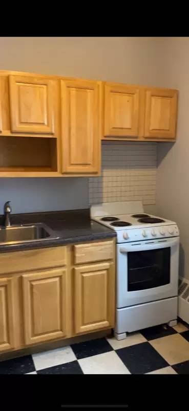 Main picture of 245 S 8th St