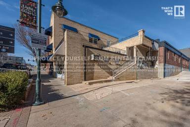 Main picture of 315 N Eureka Aly
