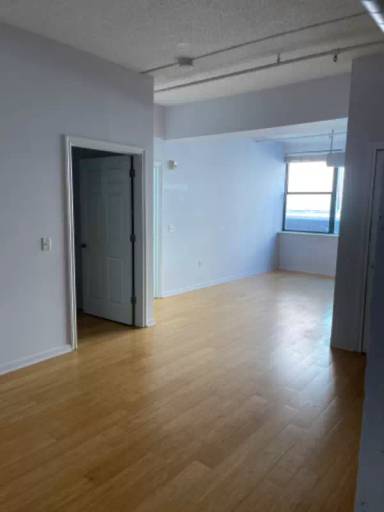 Main picture of 33 Middle St