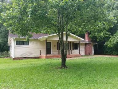 Main picture of 705 Woody Dr