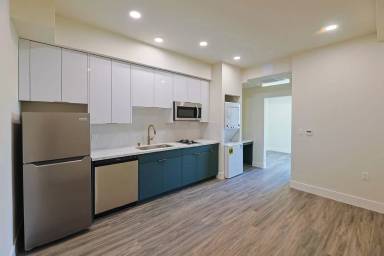 Main picture of 1037 Dewey Ave