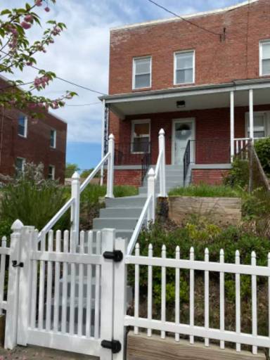 Main picture of 1513 Fort Davis St SE