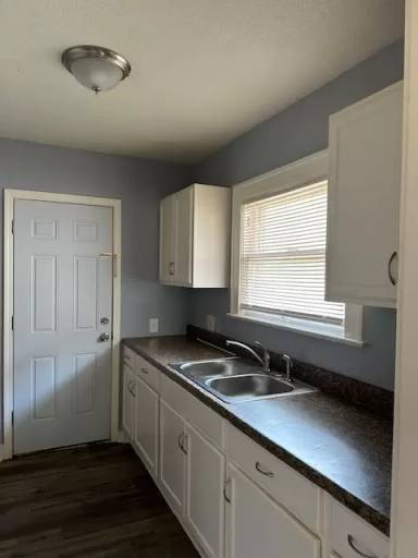 Main picture of 2215 E Gregory Blvd