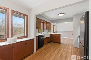 Main picture of 987 County Road C2 W
