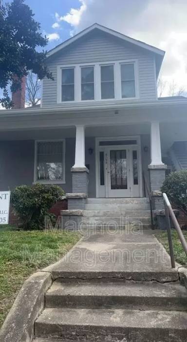 Main picture of 819A S Chestnut St