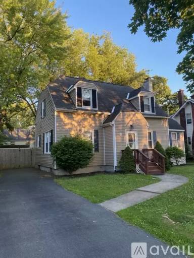 Main picture of 102 Delaware Ave