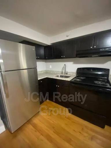 Main picture of 135 Lawton Ave