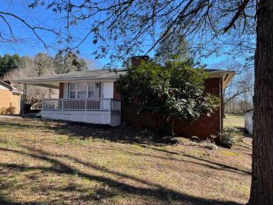 Main picture of 131 Butterfield Cir