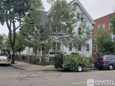 Main picture of 530 Elm St