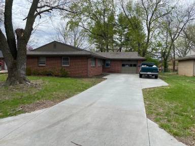 Main picture of 2409 Vaughn Dr