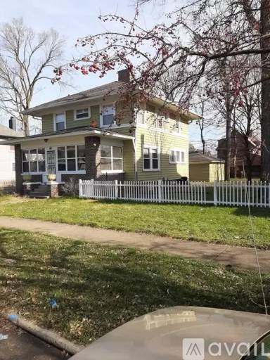 Main picture of 2357 N Capitol Ave