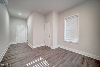 Main picture of 2616 N Chadwick St