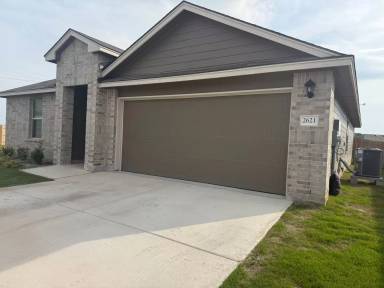 Main picture of 2621 Torbensen Ct