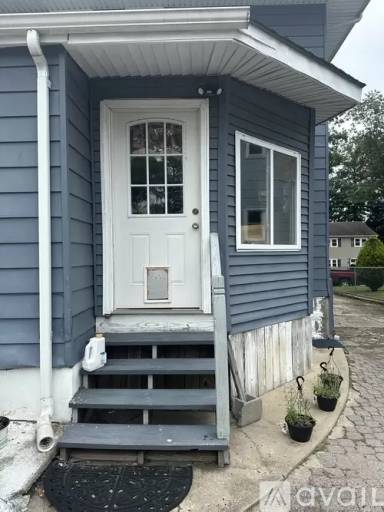 Main picture of 206 Bathgate Ave