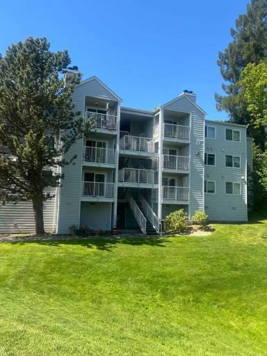 Main picture of Renton Ridge Condominium