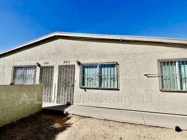 Main picture of 401 E Thoroughbred St