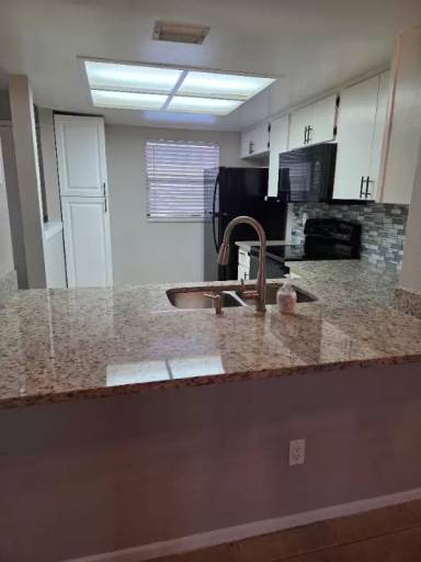 Main picture of 7808 Niagara Ave