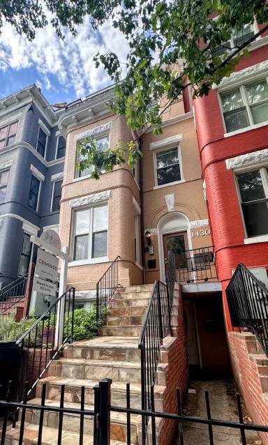Main picture of 1430 Newton St NW
