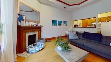 Main picture of 35 E Division St