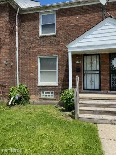 Main picture of 450 Marquette Dr