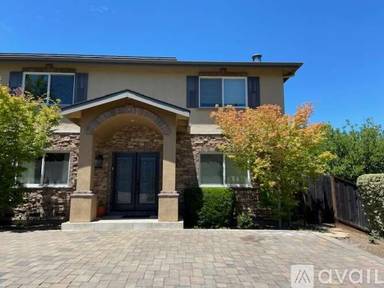 Main picture of 961 Regent Dr