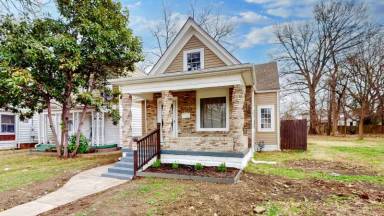 Main picture of 825 Louis Coleman Jr Dr