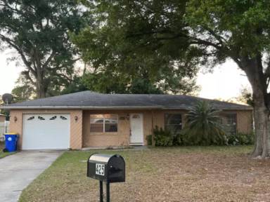Main picture of 425 S Avocado Ct