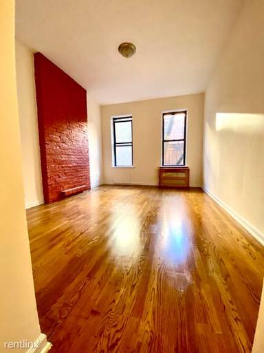 Main picture of 415 E 81st St