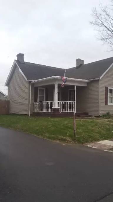 Main picture of 176 Hirn St