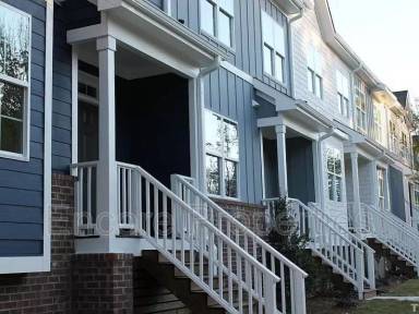 Main picture of 857 S Franklin St