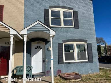 Main picture of 830 Stoll St