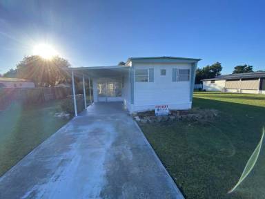 Main picture of 34147 Carl Rd