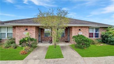 Main picture of 1008 Willow Pond Ct