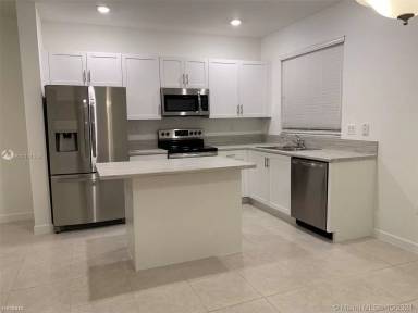 Main picture of 1811 SE 27th Ter