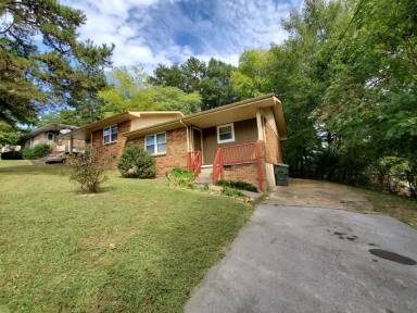 Main picture of 1102 Thomas Lane - A