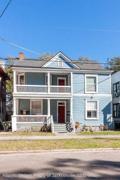 Main picture of 115 E 4th St