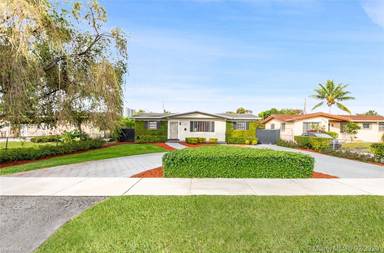 Main picture of 226 SW 104th Ct