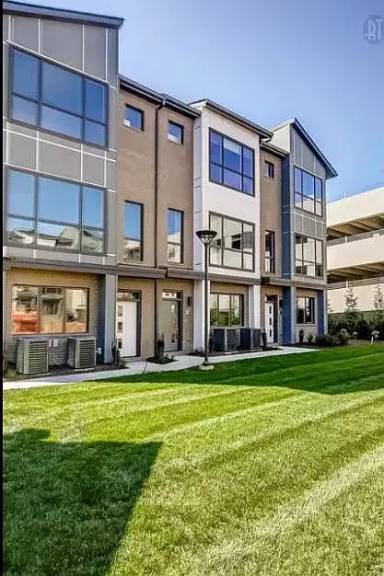 Main picture of 814 Melpark Ct