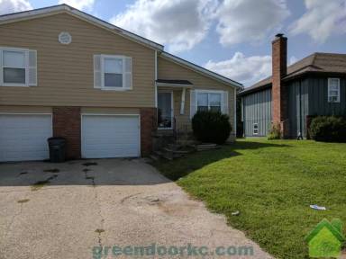 Main picture of 819-49 S Lindenwood Dr